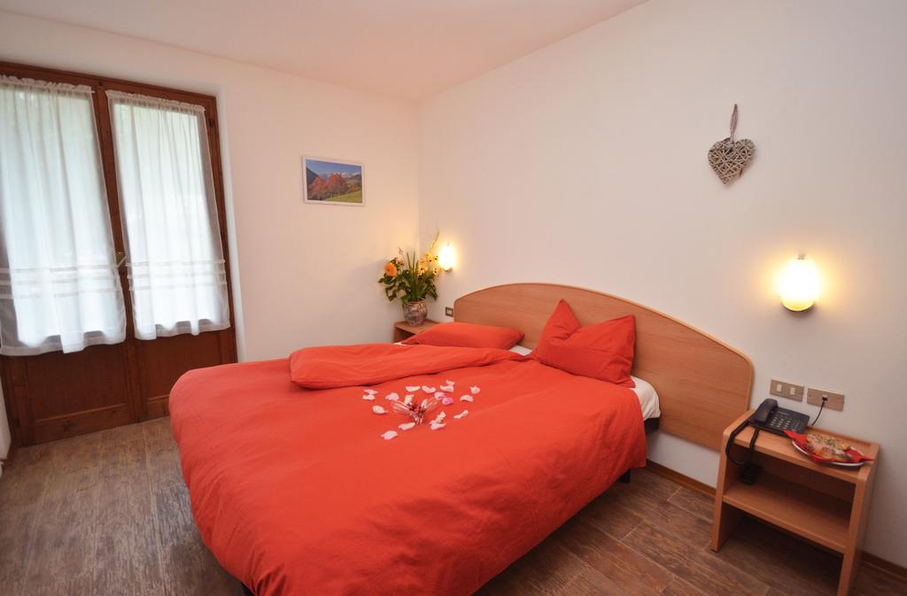 Albergo Sporting Peio Fonti Buitenkant foto
