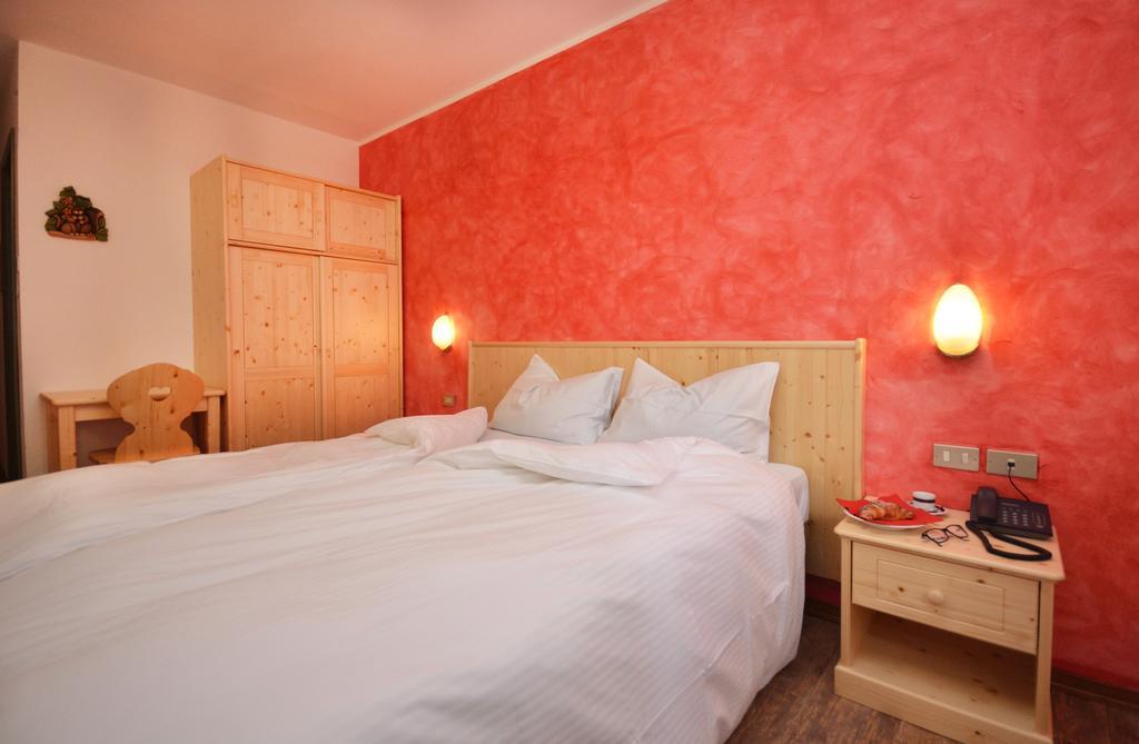 Albergo Sporting Peio Fonti Buitenkant foto