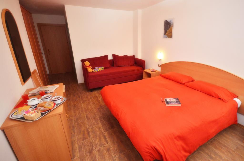 Albergo Sporting Peio Fonti Buitenkant foto